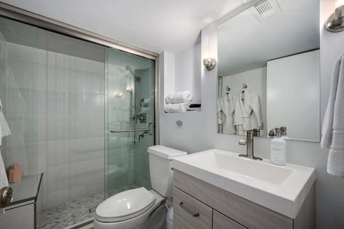 Bellevue Luxury Mansion gallery-66