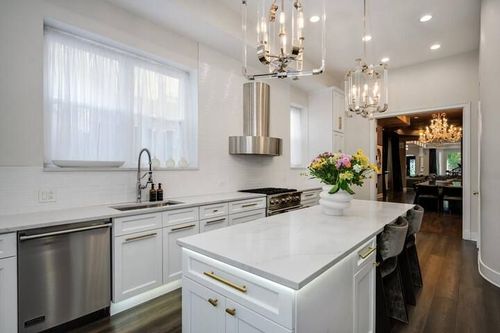 Bellevue Luxury Mansion gallery-41