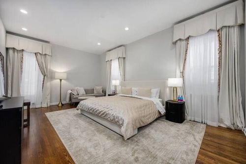 Bellevue Luxury Mansion gallery-54