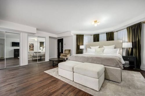 Bellevue Luxury Mansion gallery-65
